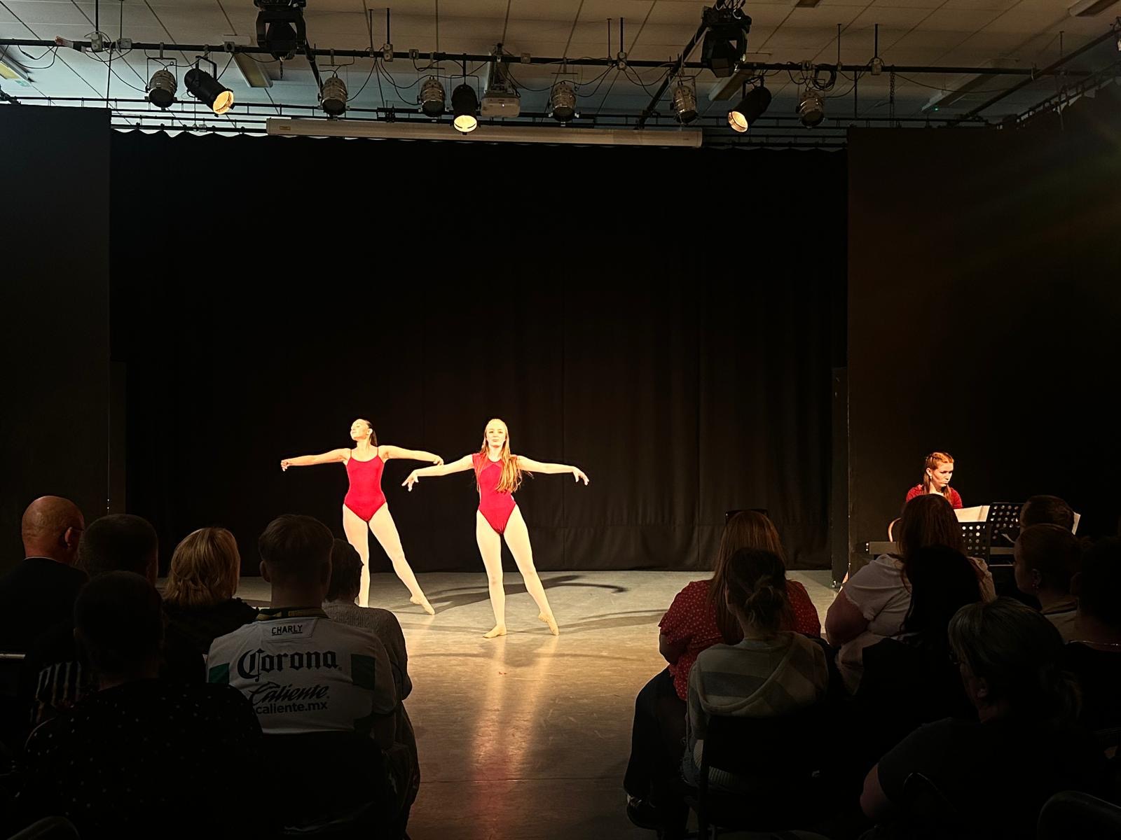 553Bbec7 4Dd9 49B8 8B56 8086Ebcc0ae2